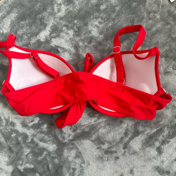 Swimsuit - Picture 3 of 3